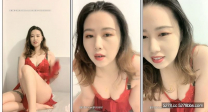 新鮮出爐，極品熟女火爆全網  愛機的白白白嫩風騷​​粉穴美乳，魅惑妖艷淫話連篇，極品尤物榨干小伙