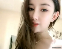 極品網紅臉人間尤物全裸洗澡第一視角特寫私處自慰掰穴
