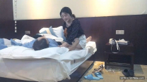 八戒KISS探花約了個短褲少婦TP偷拍啪啪，先按摩鏡頭前口交舔弄抽插猛操