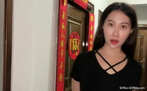 美女同學來家裏吃飯玩手遊消磨時間性愛玩家 五子棋大冒險 獻身遊戲被無套內射逼裏淫水四溢