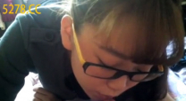 「吃好了，叔叔給妳買！」 眼鏡妹為iPhone幫男子口X影片外流 眼鏡妹為男子吃香蕉只為iPhone