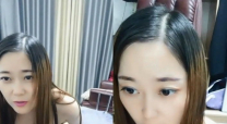 騷主播 劇情弟弟吃奶子 姐姐幫弟弟口交 口活特別好 吃了沒幾下就射了 廁所尿尿