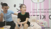 千人斬探花嫖老師上操約了個黑衣妹子，近距離掰穴沙發上騎乘後入大力猛操