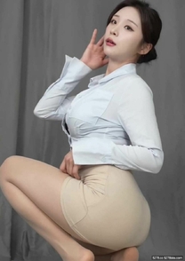 翹臀窄裙 肉絲襪