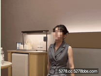 2026年3月最新，推特極品淫妻，綠帽真誠交友，【翹臀人妻】，氣質絲襪少婦約啪單男，老公就在旁邊看著，只為尋找生活中的情趣