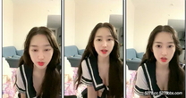 大波浪新人甜美小姐姐下海大秀 ，學生情趣制服脫掉 ，揉捏奶子張開雙腿自摸，抬起修長美腿 ，浴室洗澡手指扣穴