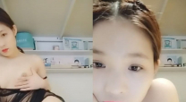 很是清純漂亮美女嫩妹主播光著身子揉奶摳穴自慰 最後穿上透明黑紗更是誘人