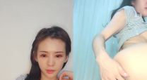 苗條身材顏值不錯騷氣妹子自慰秀 掰開逼逼手指插入跳蛋震動非常誘人誘惑