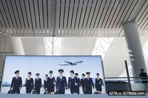 實拍北韓平壤機場大廳　靚麗空姐海報高懸