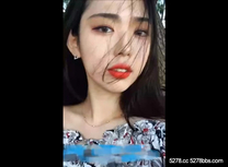 中  L  想不到女友電腦裡會留以前自拍影片  內射  。  中出  。