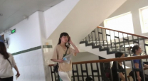 某站流出婦幼保健醫院尾隨妹子進女廁偷窺偷拍樓上跟到樓下