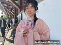 天津騷貨_李彤彤_約炮視頻流出_含屌玩手機還不夠_邊幹邊用跳蛋狂震嫩穴_簡直騷到骨子裡！