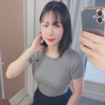 擁有四分之一美女皮膚白皙美巨乳日式活塞抽插讓她的臉漲得通紅滾燙的精液注入名器小穴。