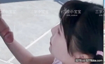 三歲小寶寶在世界上最大的摩天輪做愛❤️小騷貨扭起來後才發現有監控