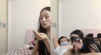 豐滿漂亮美少婦穿著情趣內衣 和炮友一多啪啪大秀 啪完不滿足自慰 很是淫蕩