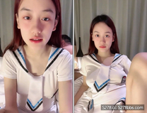 2026年1月最新，新人，20歲大三學姐，D奶校花級，【晞晞】，和男友沒羞沒臊的同居生活，身材相當傲人，被幹個不停！