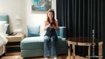 半夜迎戰外貌清純說話直白吊帶牛仔褲外圍美眉  高清