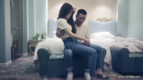 趙總丶尋花小天代班昨晚腰很軟眼鏡少婦，蹲著舔屌口交活不錯非常騷，搬個少婦近距離視角抽插猛操