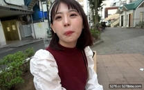 私人拍攝搭訕幼兒園老師中出大量種付精液灌滿小穴