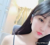 清新小美女【咪叮】袒胸露背，迷人的臉蛋，揉奶玩奶頭，掰開兩瓣陰唇玩淫穴,看這顏色，木耳沒被少舔呀
