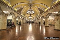 火車闖進美術館？莫斯科地鐵站美到不思議