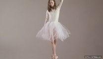 妙齡極品芭蕾舞美女跳著跳著衣服就跳沒了 極致唯美人體與藝術完美結合