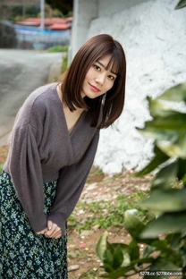 河北彩花《昭和レトロラブホで抱いてくれたらいいのに》