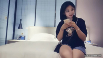趙總深夜尋花極品外圍女，顏值高身材好玩呢大奶子，口交大雞巴邊操邊親真刺激，射嘴里和臉蛋上