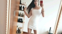 國內高端TS艾美人戴上手套給直男推油打飛機插肛服務貌似非常享受這種待遇