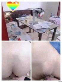 趁爸爸在客厅玩手机的时候_偷偷跑去妈妈房间和她一起激情啪啪