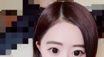 顏值很不錯又愛玩抖音的漂亮小美女喝多了在賓館被朋友抽插,極品一線小穴,肏太狠幹醒了說：我要上廁所啊!.