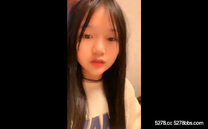 超極品清純小蘿莉，全程露臉給狼友看，把逼逼和道具洗乾淨口交小哥的大雞巴