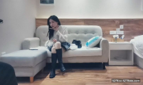 雞巴硬邦邦（第一場）苗條外圍小姐姐，美乳翹臀大長腿，老黃暴力摳穴，強悍輸出，嬌喘不斷戰況激烈