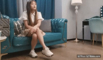 【皮蛋小號】，門票138，清純外圍小姐姐，沙發摳穴鴛鴦浴，換上學生情趣裝口交啪啪