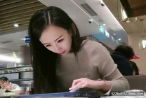 小姐姐蛇精氣質肉肉好身材迷人心動想操，約到家裡脫光光躺被窩裡，揉捏品嚐啪啪雞巴快速戳插浪叫