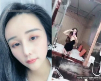 小奶貓顏值主播  益達學妹皇冠福利，極品身材，舌頭還會卷彎 牛死了！
