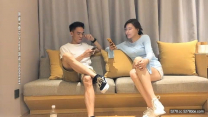 午夜尋花性感花臂紋身眼鏡妹子，誘人身材甜奶口交上位騎坐猛操