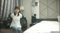 《用利抽插》高品質探花 ，白衣清純乖巧小妹 ，舌功一流蹲著猛舔 ，後入爆操大屁股 ，奶子直晃動 高清