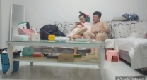 專治良家少婦到小少婦情人家中幽會偷拍，身材好大長腿美乳，溫柔體貼各種姿勢都配合在沙發上大戰一番真爽