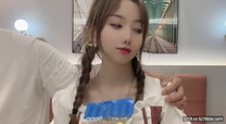 超人氣爆乳網紅美少女小桃醬 18歲對肉慾的渴望被學長騙到酒店要挾強幹