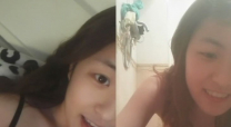 長相清純的女大學生唯美小可愛露臉洗澡秀，身材不錯奶子有點小腿很長，一邊洗澡一邊不忘陪哥哥們聊天