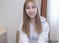 性感苗條美乳後輩充分享受插入粉嫩陰道射精中出