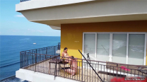 最新流出極騷留學生  蘇琪5月性愛自拍玩出新花樣 海洋度假酒店陽台啪啪無套內射 無人機拍攝 高清