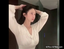 反差美少女身材好又會噴