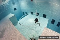世界最深的游泳池   比利時的Nemo33