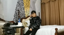 深圳探花 嫖妓偷拍出來賣的打工村姑美眉